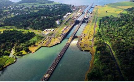 巴拿马运河是哪两个洲的分界线?地势起伏山峦重叠